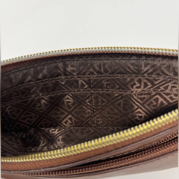 Relic Women’s Takeaway Scalloped Clutch in Great Condition - Picture 4 of 12